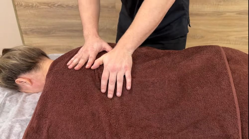 Масаж через одяг,покривало.