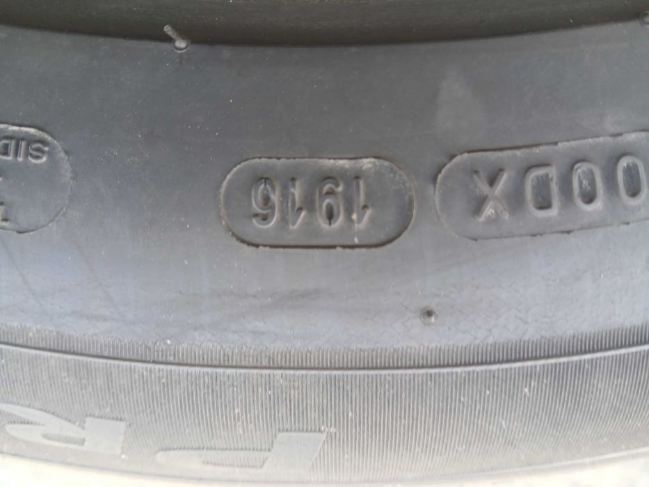 Opony 215/65/17 Michelin bieżnik 5mm F-VAT