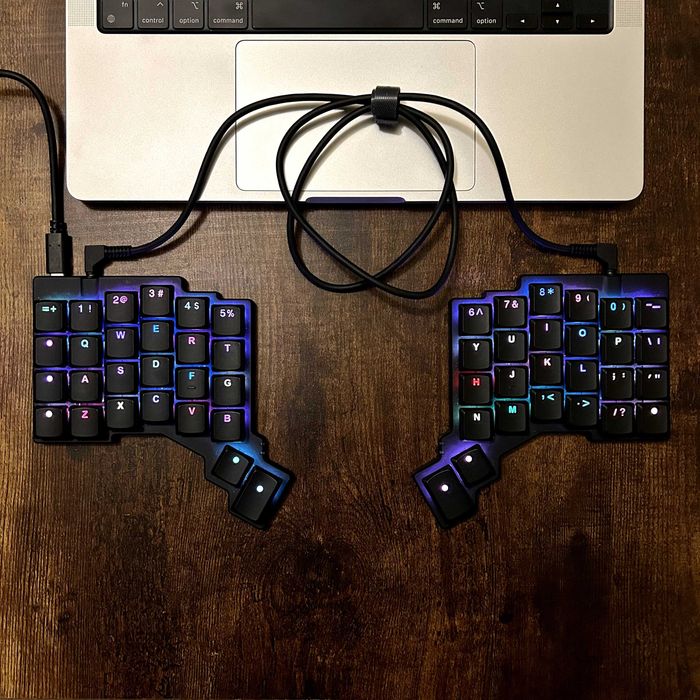 Роздільна механічна низькопрофільна клавіатура ZSA Voyager