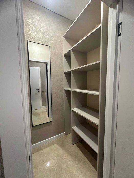 Власна 1к квартира в 66Ж з гардеробною як у Керрі Бредшоу