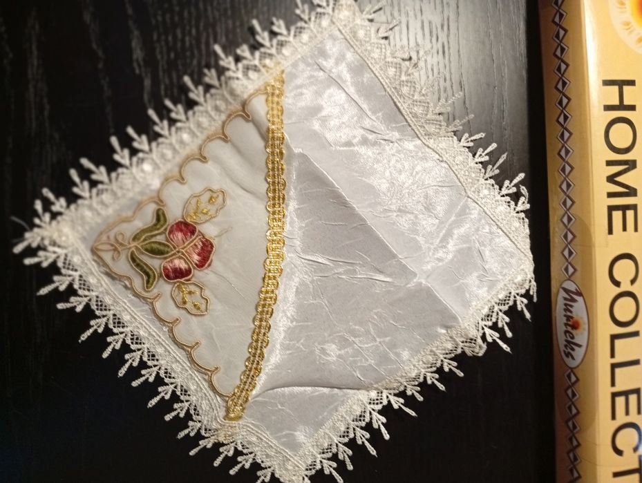 Скатертина +12 серветок Kardelen