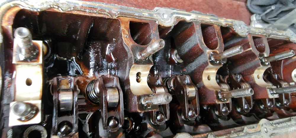 Głowica silnika 06B103373T VW 1.6 AVU