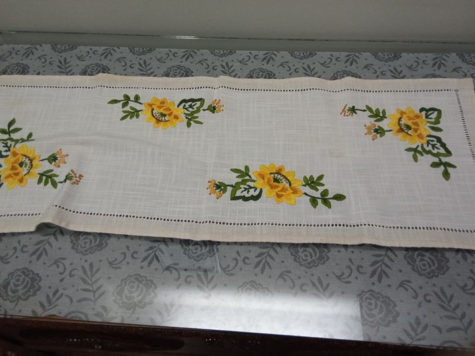 panos de renda, toalha branca redonda ,toalha quadrada bordada