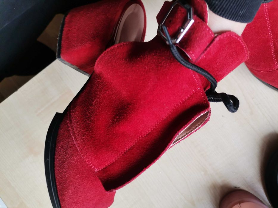Босоніжки червоні жіночі 39 розмір натуральна замша і шкіра