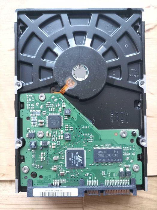 dysk hdd Samsung HD154UI 1,5 tb - niecałe 1900 godzin pracy
