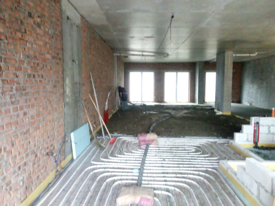 Машинна напівсуха стяжка підлоги.Жовква.Стяжка за  один день.