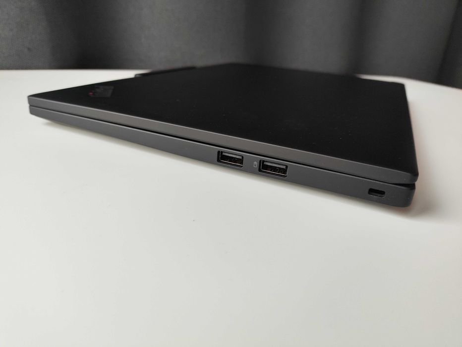 Lenovo ThinkPad T14s Gen 6 14" IPS Snapdragon 32/512 4 cykle ładowania