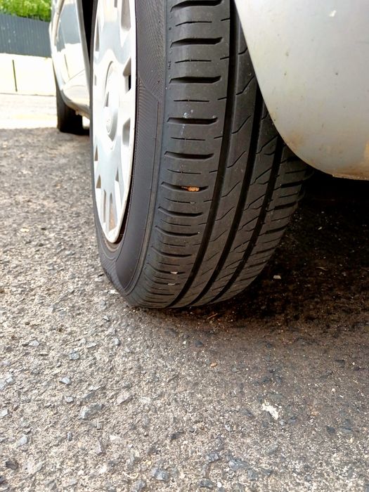 VENDE-SE jogo de 4 jantes originais de ferro c/tampōes  CITRO