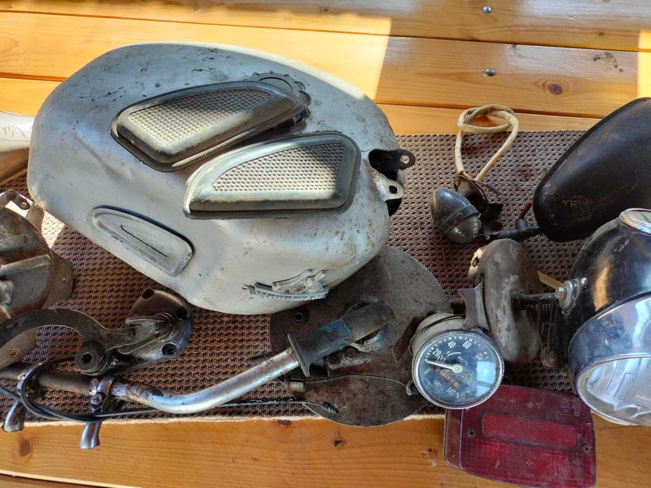 Ретромотозапчастини б/к