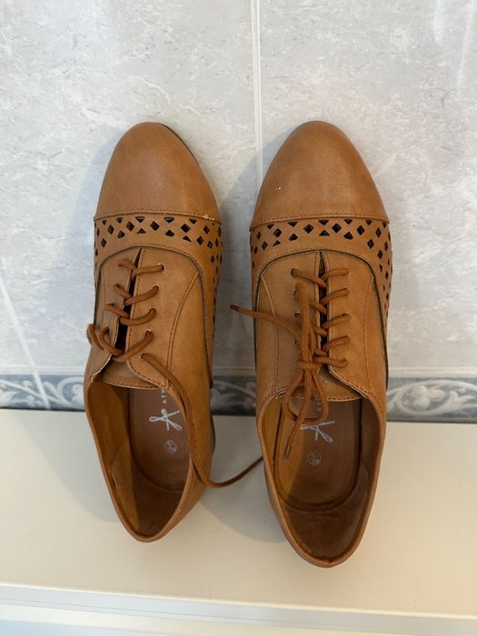 Sapatos Castanhos Nº 38