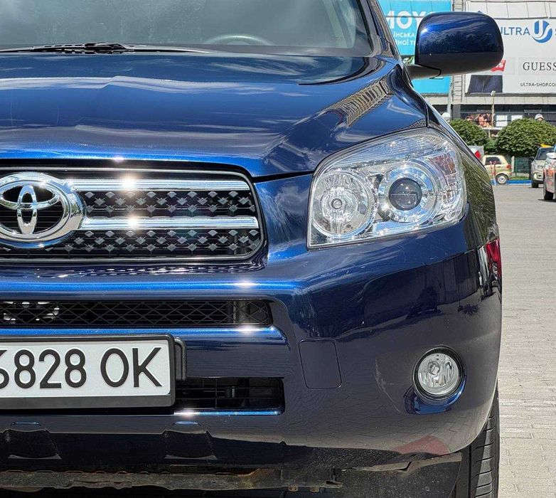 Toyota RAV 4  Автомат повний привід газ бензин 2008