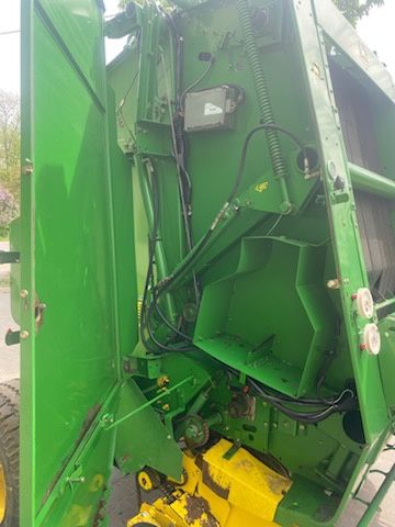 Prasa John Deere 590
