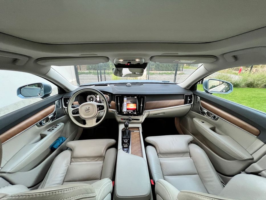 Volvo V90