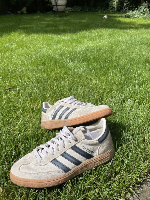 Adiday  spezial  roz 38