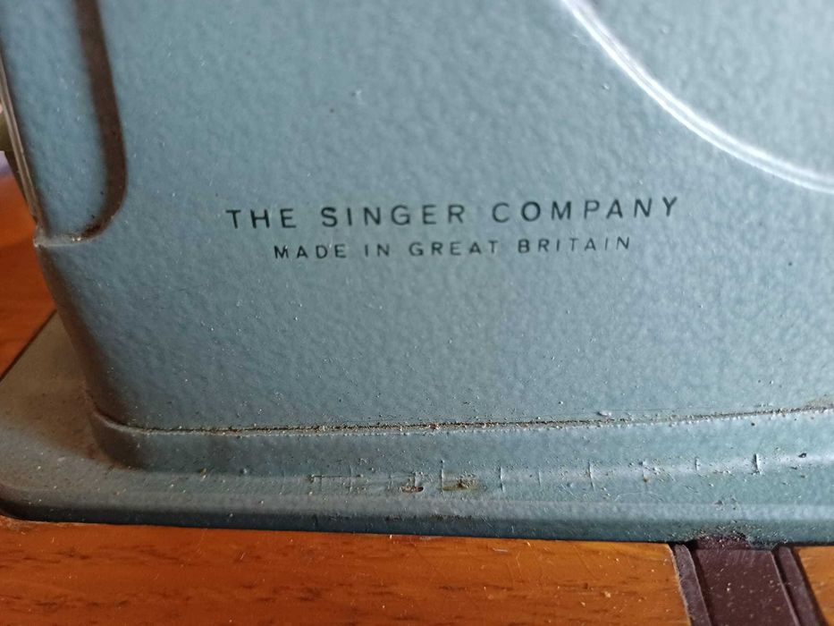 Máquina de Costura Singer, Anos 60 - Modelo 327K
