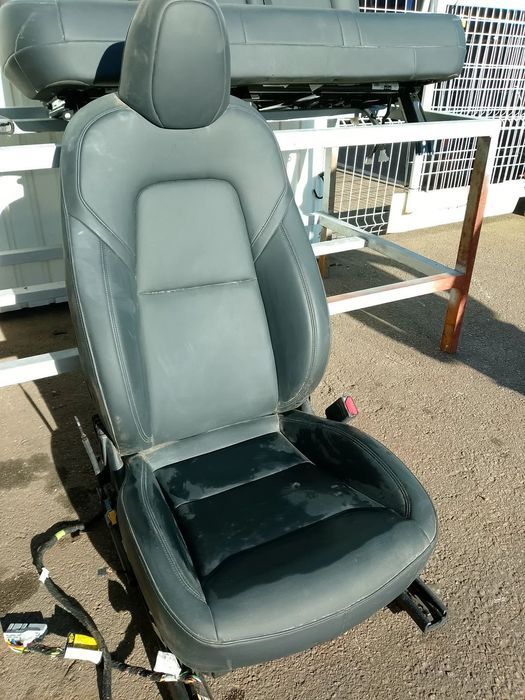 BANCOS TESLA MODEL Y