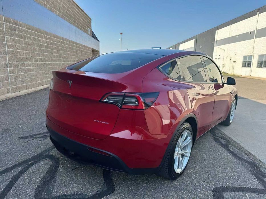 Tesla Model Y Long Range      2021