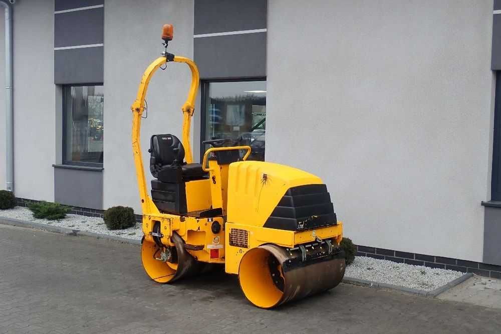 Wynajem minikoparki 1,9t, koparko-ładowarki 9t, walca, glebogryzarka