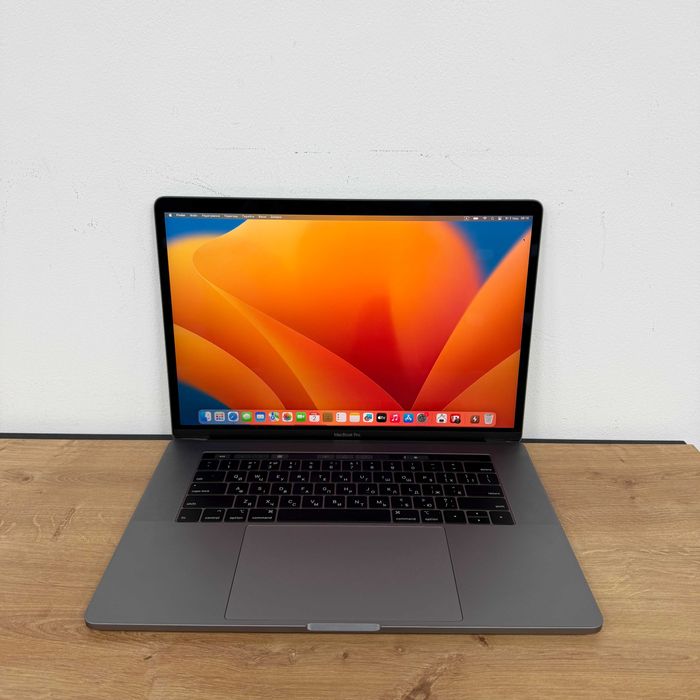 MacBook Pro 15 2018 { i7|16gb|256 SSD|AMD 555x-4gb }Гарантія