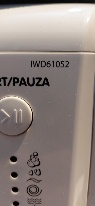 Pralka Indesit IWD61052 na części.