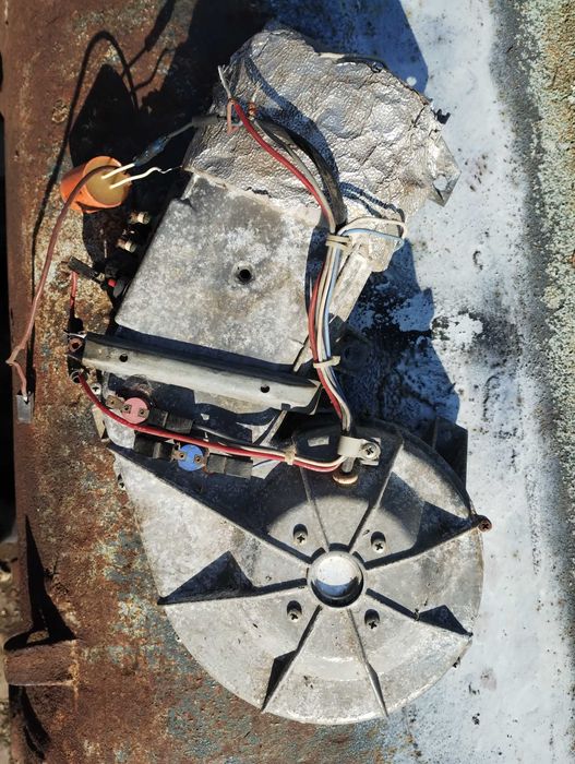 Двигатель сушки стиральной машины  Bosch в кожухе  с тэном