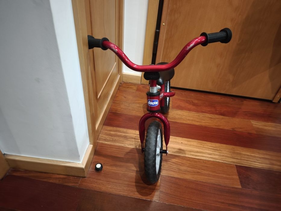 Bicicleta de equilíbrio Chicco Red Bullet