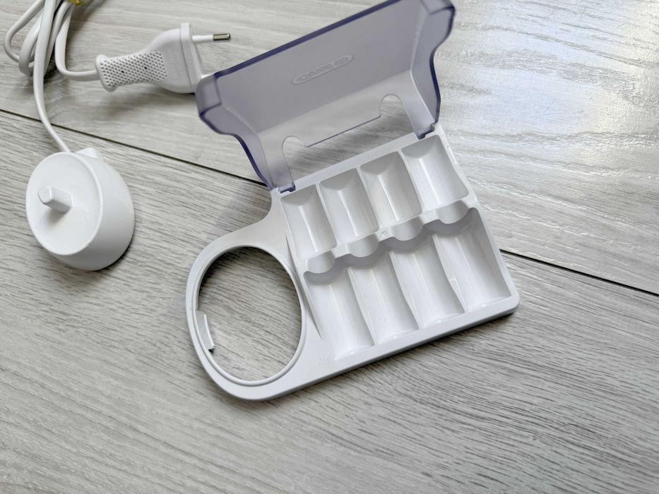 Oral B ładowarka do szczoteczki z podstawką