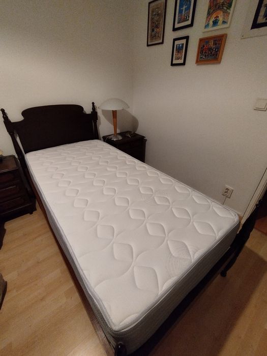 Duas camas de solteiro