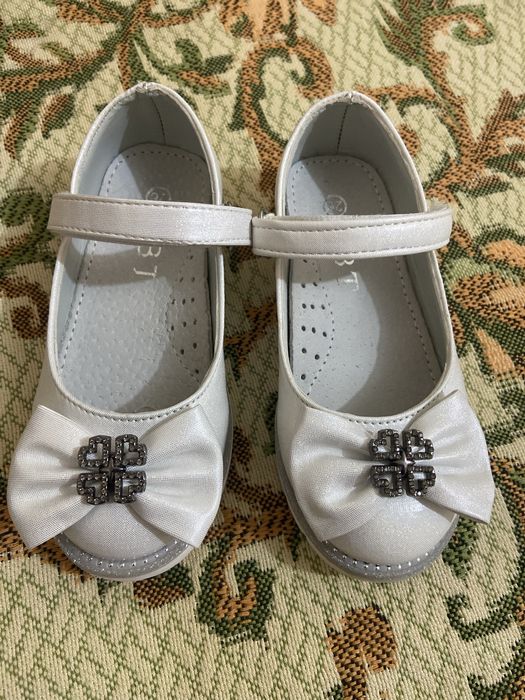 Туфельки на діачинку 26 р.