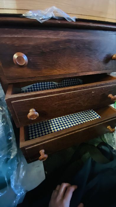 Armarios com gavetas