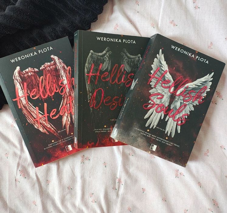 Książka ,,Hellish Heat"