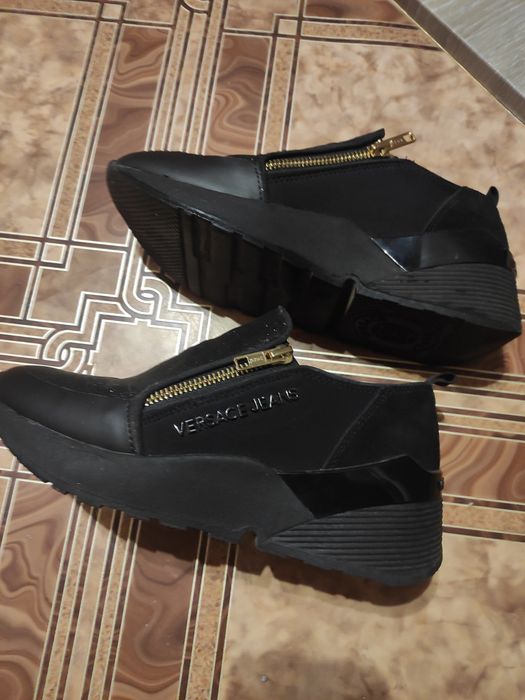 Женские кроссовки Versace 36 р