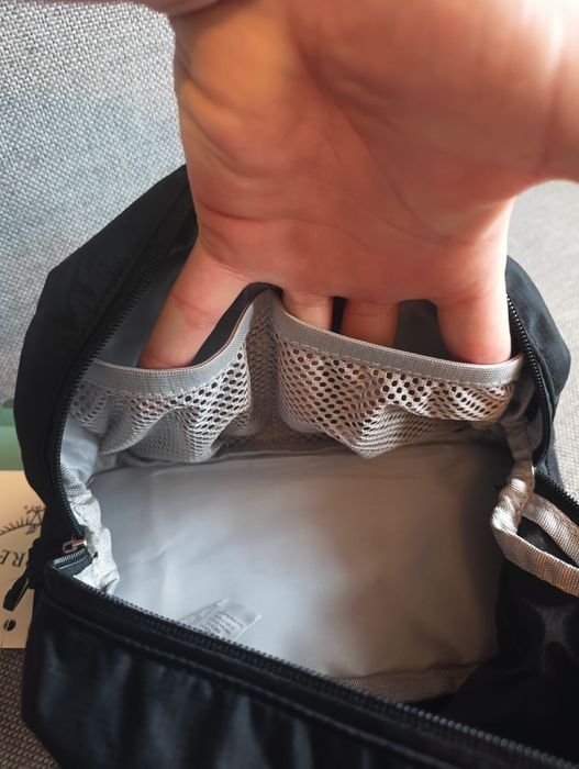 Kosmetyczka Osprey Daylite Toiletry Kit czarna  wodoodporna