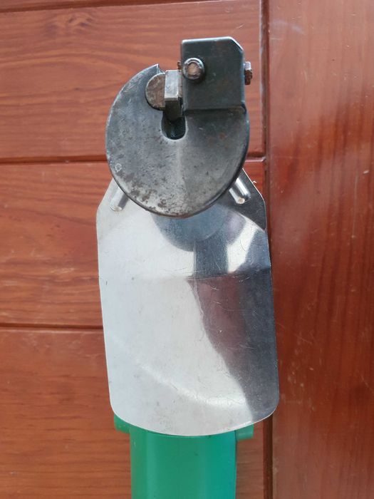 Tesoura elétrica de cortar chapa metálica Hitachi Koki