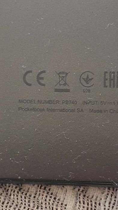 Электронную книгу PocketBook 740 с разбитым экраном.