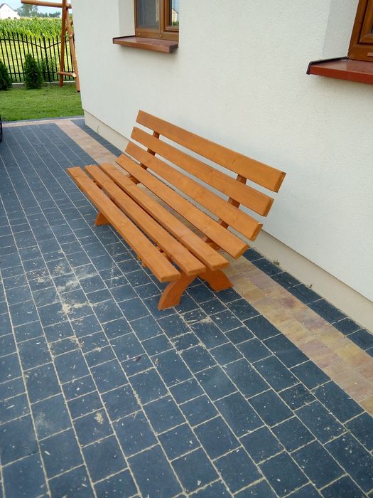 Krzesła z drewna litego