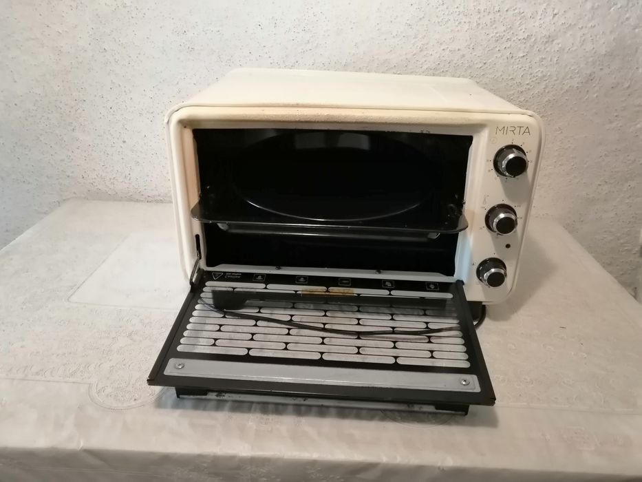 Продам електричну духовку Mirta