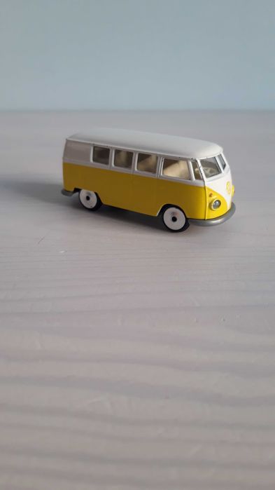 Majorette VW T1 w skali 1:59 resorak