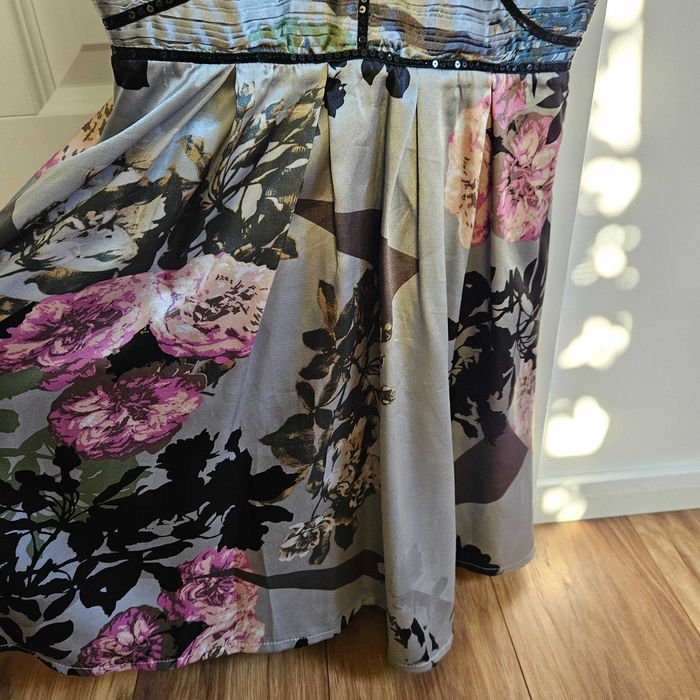 Piękna sukienka Uttam Boutique S