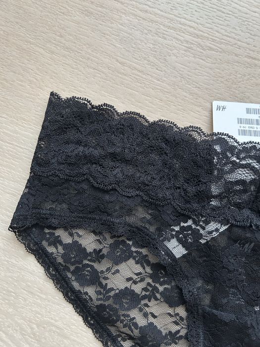 H&M czarne koronkowe majtki figi 36