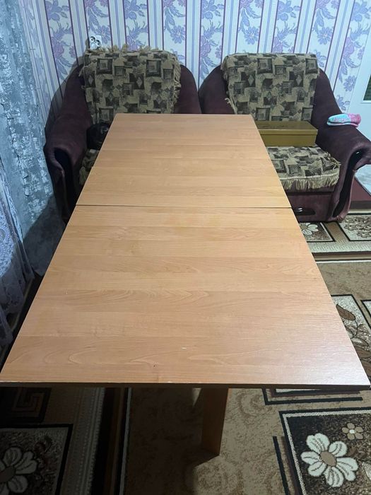 Продаю, стіл книжку