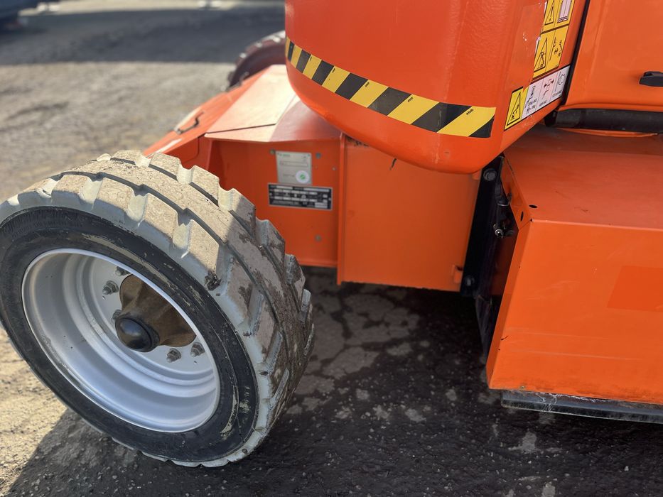 Podnośnik przegubowy JLG E450 AJ genie