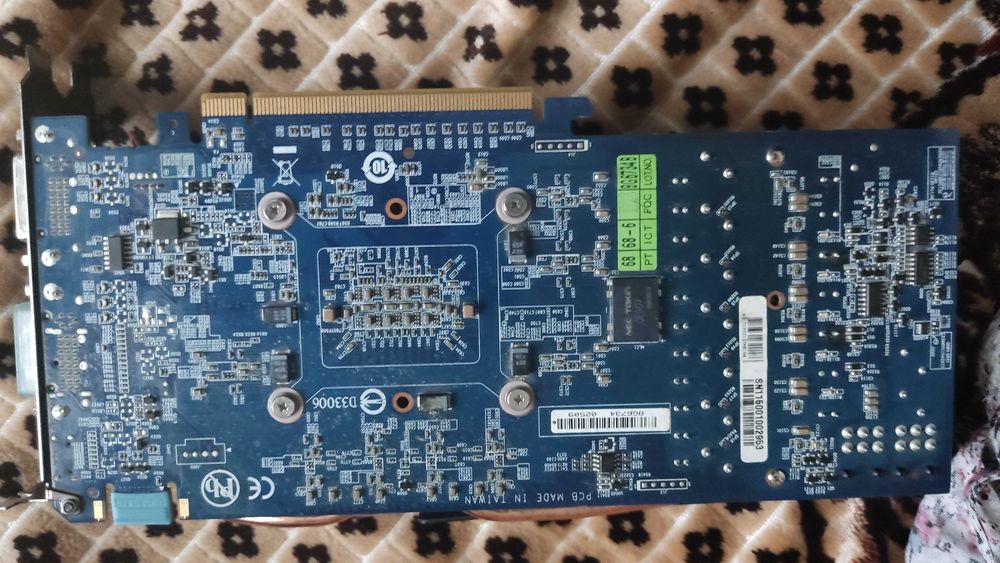 Видеокарта Gigabyte GV-N56GUD-1Gi не рабочая