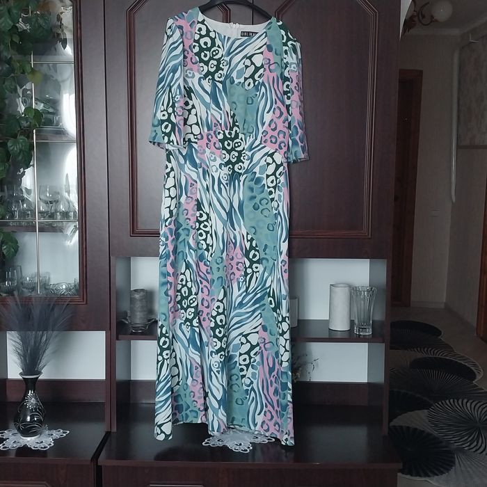 Льяна сукня з мереживом і карманами