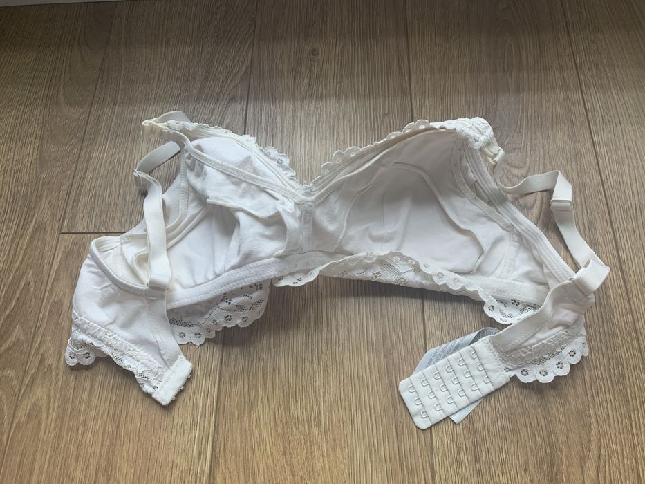 Biustonosz do karmienia piersią Oysho 75C