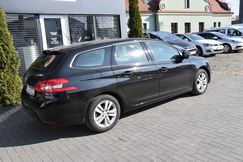 Wypożyczalnia Wynajem  Samochodu Peugeot 308 SW