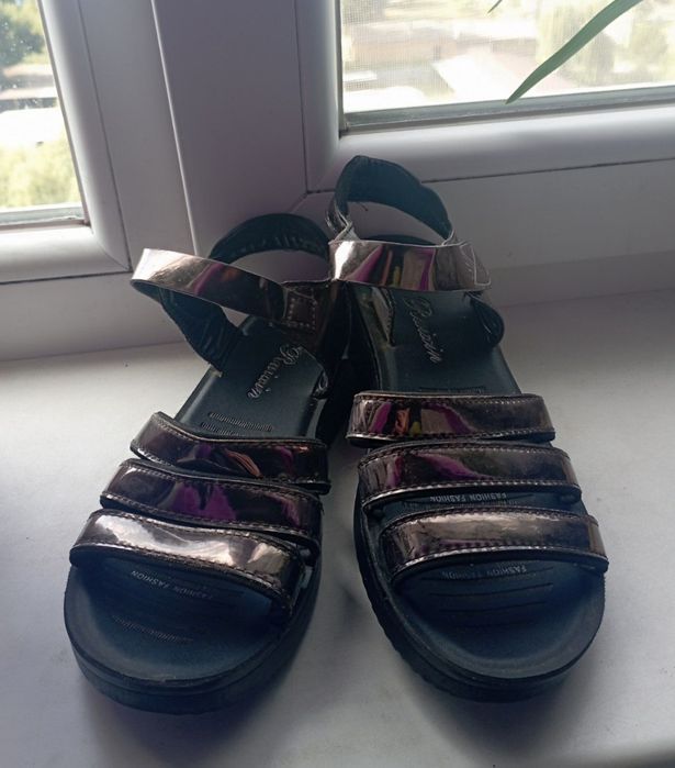 Женские босоножки, 37 размер