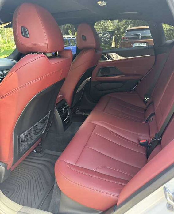 BMW i4 2022 83.9 kWh