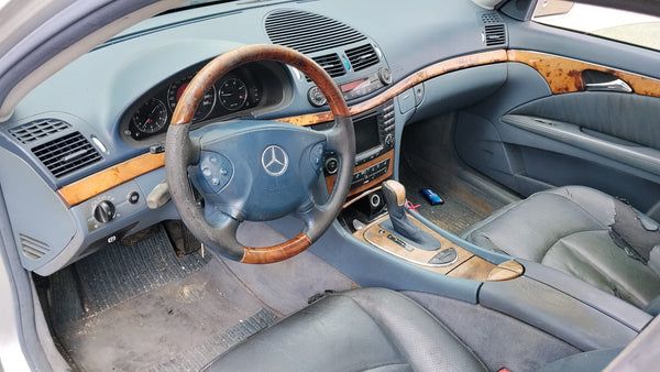 Mercedes-Benz E 270 W211 AMG (painel fotovoltaico panorâmico)