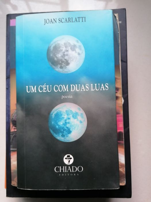 Um céu com duas luas